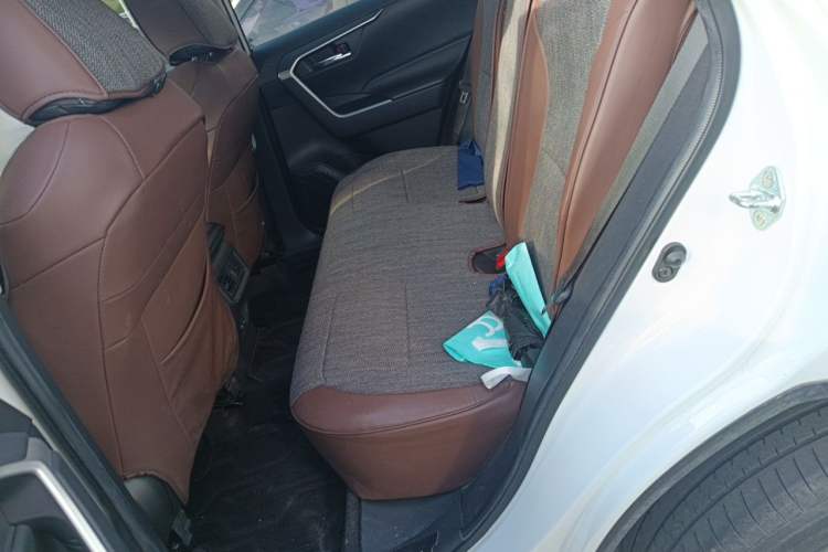 Used Toyota RAV4 2021 2.0L CVT Two-Wheel Drive Fashion Edition Left Rear Seat