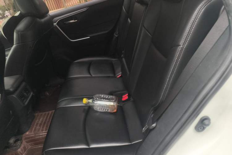 Used Toyota RAV4 2021 2.0L CVT Two-Wheel Drive Fashion Edition Left Rear Seat