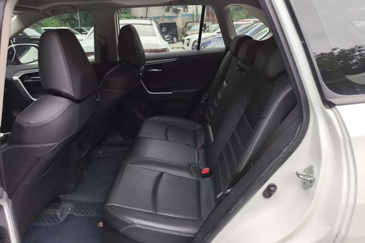 Used Toyota RAV4 2021 Revised Version Dual-Motor Hybrid 2.5L E-CVT 4x4 Elite PLUS Edition Left Rear Seat