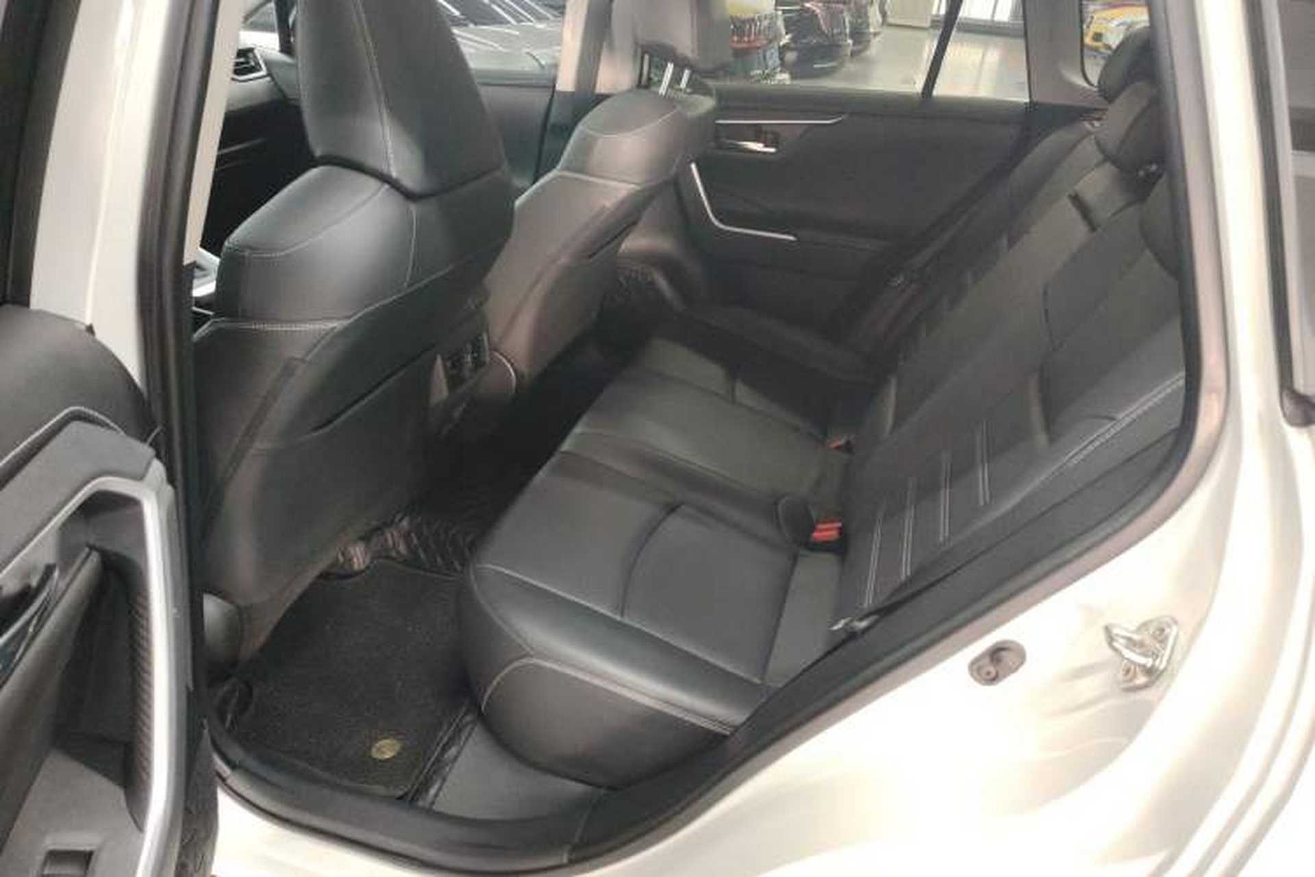 Used Toyota RAV4 2021 2.0L CVT Two-Wheel Drive Fashion PLUS Edition Left Rear Seat