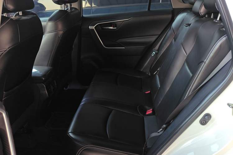 Used Toyota RAV4 2021 2.0L CVT Two-Wheel Drive Fashion Edition Left Rear Seat