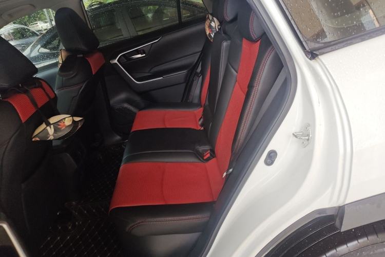 Used Toyota RAV4 2021 Dual-Engine 2.5L E-CVT Two-Wheel Drive Elite Edition Left Rear Seat