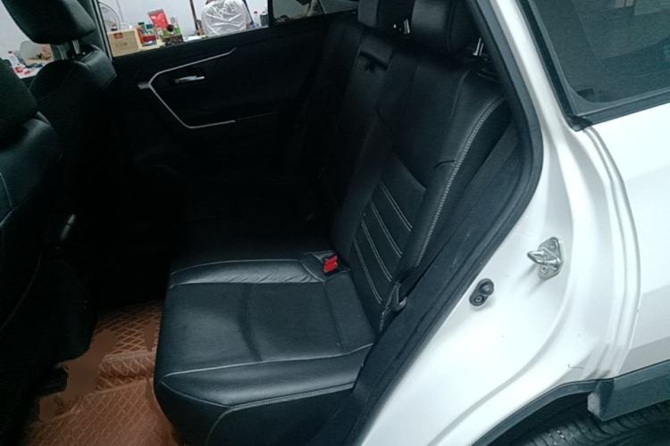 Used Toyota RAV4 2021 2.0L CVT Two-Wheel Drive Fashion PLUS Edition Left Rear Seat
