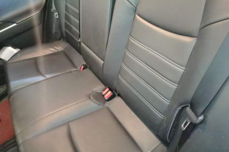 Used Toyota RAV4 2021 Dual-Engine 2.5L E-CVT Four-Wheel Drive Elite PLUS Edition Left Rear Seat
