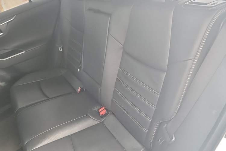 Used Toyota RAV4 2021 Revised Version Dual-Motor Hybrid 2.5L E-CVT 4x4 Elite PLUS Edition Left Rear Seat