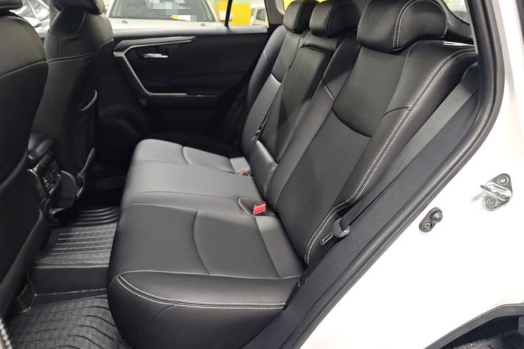 Used Toyota RAV4 2021 2.0L CVT Two-Wheel Drive Fashion Edition Left Rear Seat