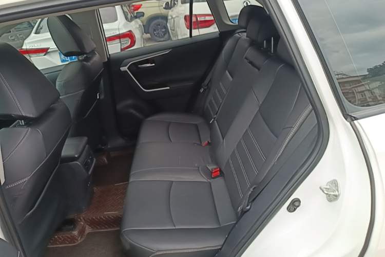 Used Toyota RAV4 2021 2.0L CVT Two-Wheel Drive Fashion PLUS Edition Left Rear Seat