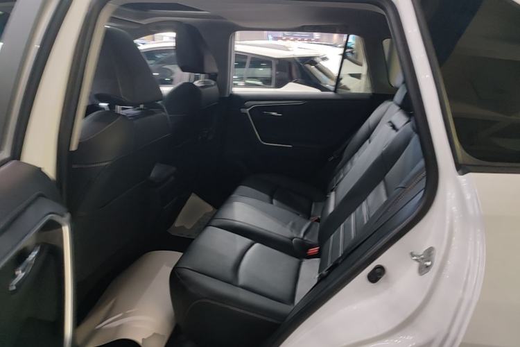Used Toyota RAV4 2021 2.0L CVT Two-Wheel Drive Fashion PLUS Edition Left Rear Seat