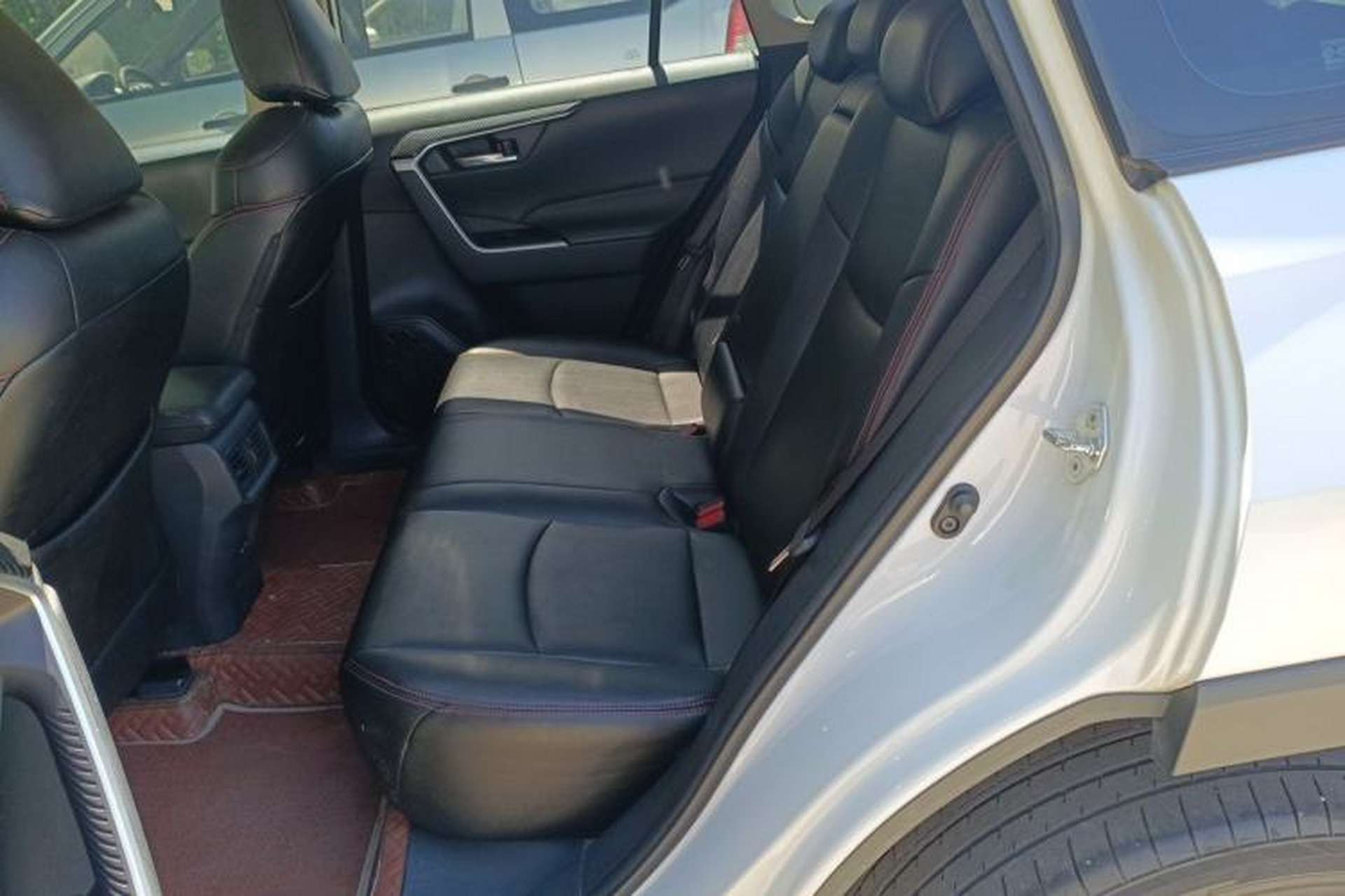 Used Toyota RAV4 2021 2.0L CVT Two-Wheel Drive Fashion Edition Left Rear Seat