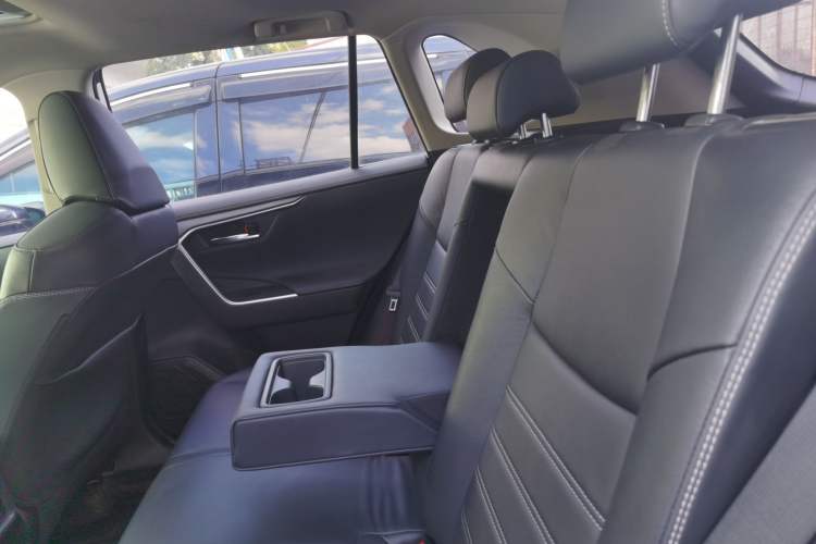 Used Toyota RAV4 2021 2.0L CVT Two-Wheel Drive Fashion PLUS Edition Left Rear Seat