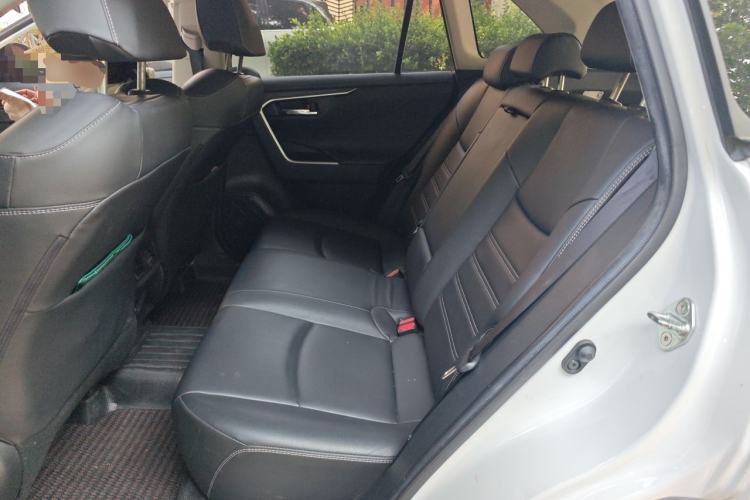 Used Toyota RAV4 2021 2.0L CVT Two-Wheel Drive Fashion Edition Left Rear Seat