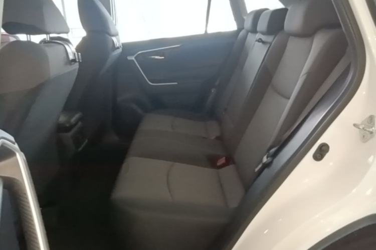 Used Toyota RAV4 2021 2.0L CVT Two-Wheel Drive Fashion Edition Left Rear Seat