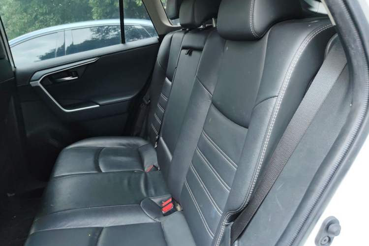 Used Toyota RAV4 2021 2.0L CVT Two-Wheel Drive Prestige Edition Left Rear Seat