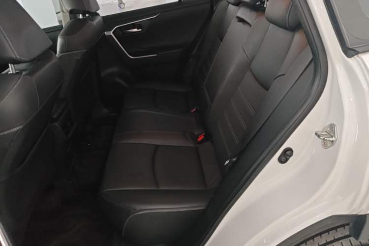 Used Toyota RAV4 2021 2.0L CVT Two-Wheel Drive Fashion PLUS Edition Left Rear Seat