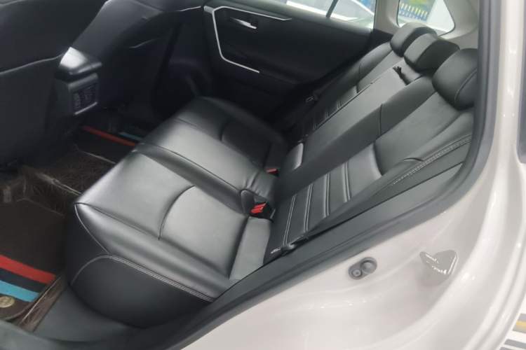 Used Toyota RAV4 2021 2.0L CVT Two-Wheel Drive Fashion PLUS Edition Left Rear Seat