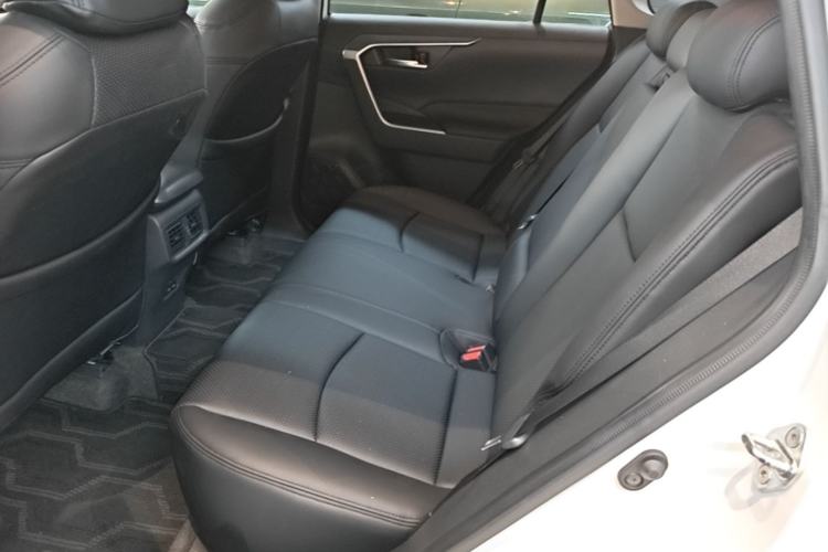 Used Toyota RAV4 2021 2.0L CVT Two-Wheel Drive Fashion Edition Left Rear Seat