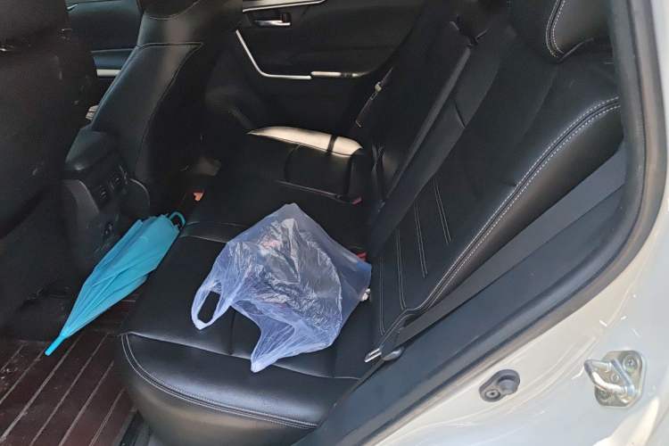 Used Toyota RAV4 2021 2.0L CVT Two-Wheel Drive Fashion Edition Left Rear Seat