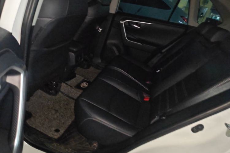 Used Toyota RAV4 2021 2.0L CVT Two-Wheel Drive Fashion PLUS Edition Left Rear Seat