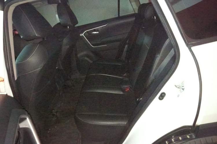 Used Toyota RAV4 2021 2.0L CVT Two-Wheel Drive Fashion Edition Left Rear Seat