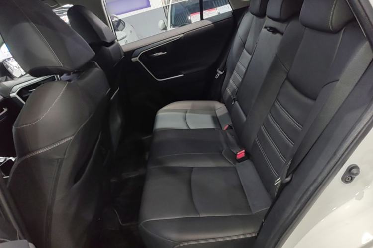 Used Toyota RAV4 2021 2.0L CVT Four-Wheel Drive Premium Edition Left Rear Seat