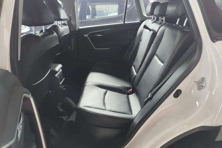 Used Toyota RAV4 2021 Dual-Engine 2.5L E-CVT Two-Wheel Drive Elite Edition Left Rear Seat