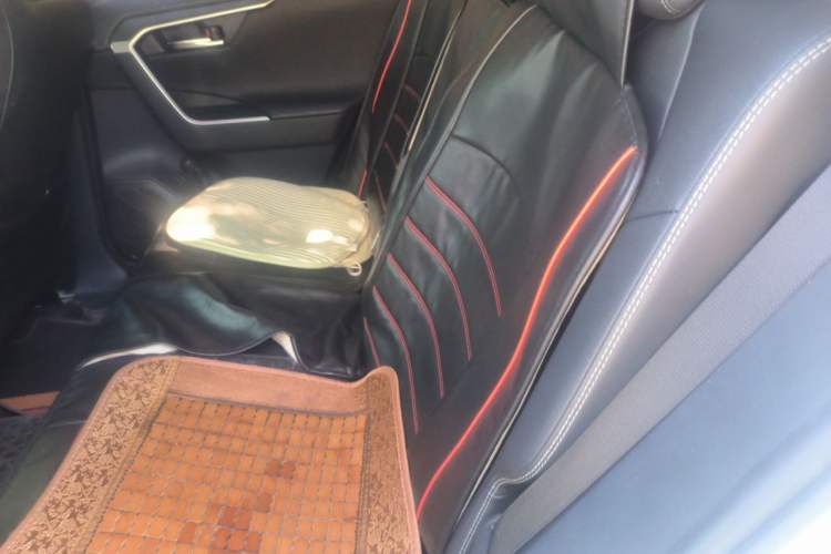 Used Toyota RAV4 2021 2.0L CVT Two-Wheel Drive Fashion PLUS Edition Left Rear Seat