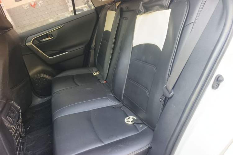 Used Toyota RAV4 2021 2.0L CVT Two-Wheel Drive Fashion PLUS Edition Left Rear Seat
