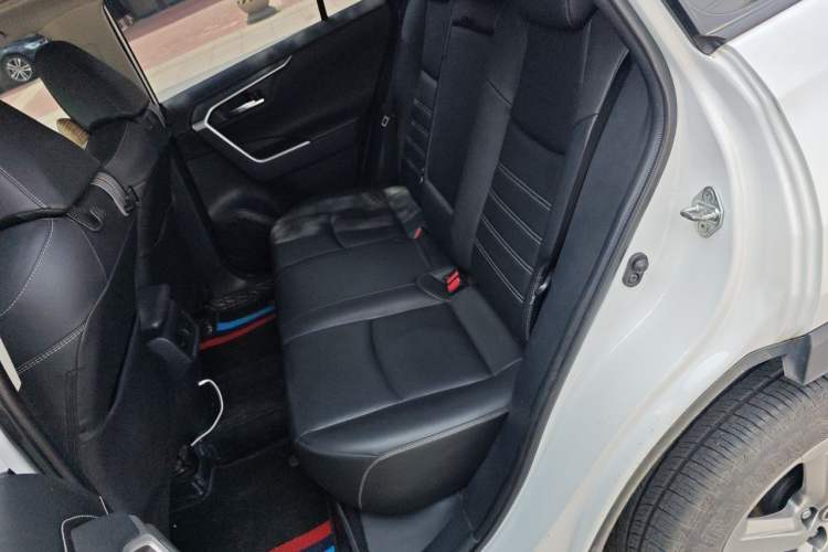 Used Toyota RAV4 2021 2.0L CVT Two-Wheel Drive Fashion PLUS Edition Left Rear Seat