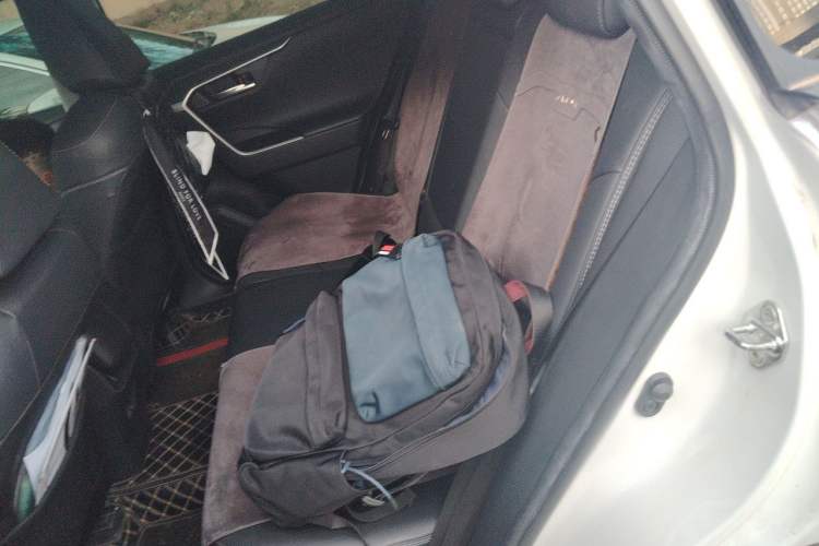 Used Toyota RAV4 2021 2.0L CVT Two-Wheel Drive Fashion PLUS Edition Left Rear Seat