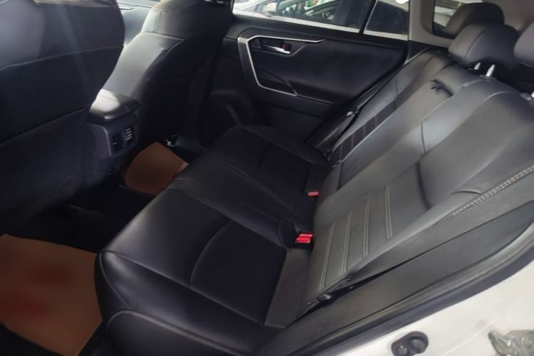 Used Toyota RAV4 2021 2.0L CVT Two-Wheel Drive Fashion PLUS Edition Left Rear Seat