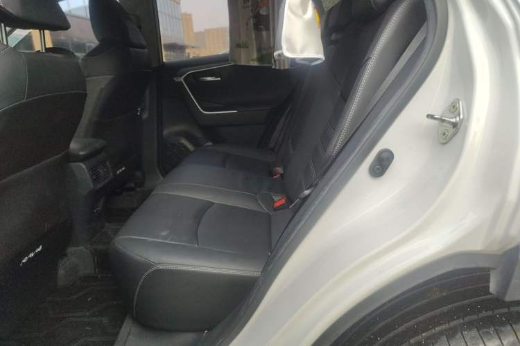 Used Toyota RAV4 2021 2.0L CVT Two-Wheel Drive Fashion PLUS Edition Left Rear Seat