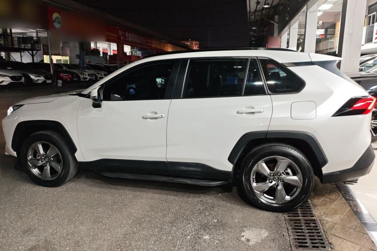 Used Toyota RAV4 2021 2.0L CVT Two-Wheel Drive Fashion Edition Left Side