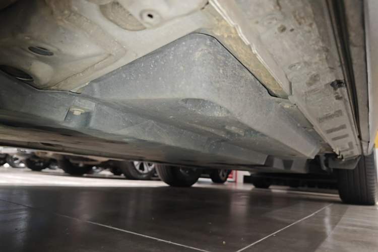 Used Toyota RAV4 2021 2.0L CVT Two-Wheel Drive Fashion PLUS Edition Left Side Sill