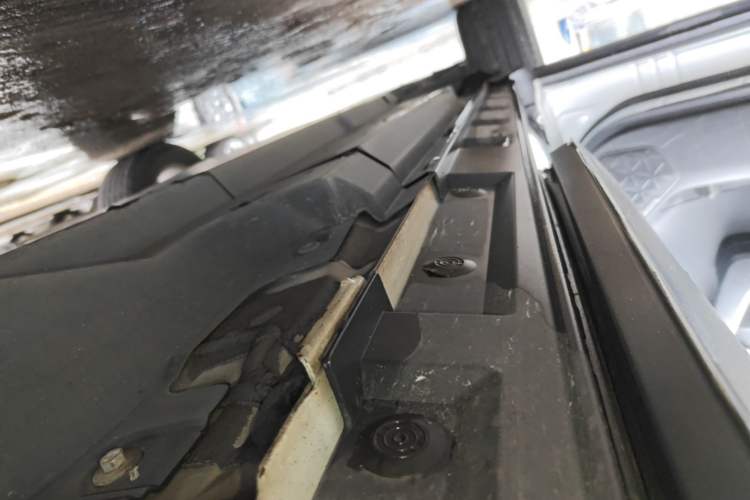Used Toyota RAV4 2021 2.0L CVT Two-Wheel Drive Urban Edition Left Side Sill