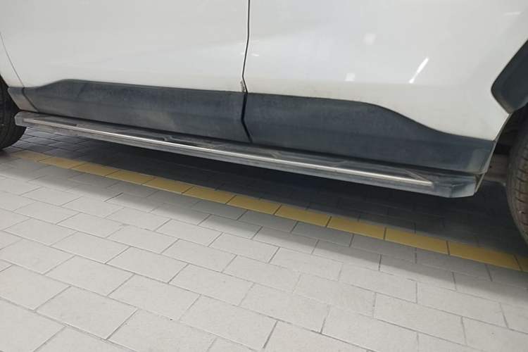 Used Toyota RAV4 2021 Dual-Engine 2.5L E-CVT Two-Wheel Drive Elite Edition Left Side Sill