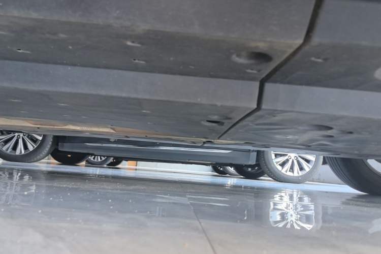 Used Toyota RAV4 2021 2.0L CVT Two-Wheel Drive Fashion PLUS Edition Left Side Sill