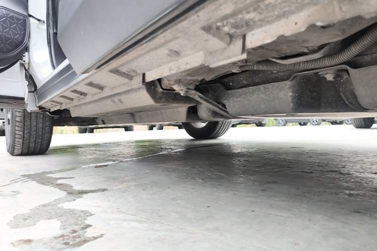Used Toyota RAV4 2021 Revised Version Dual-Motor Hybrid 2.5L E-CVT 4x4 Elite PLUS Edition Left Side Sill