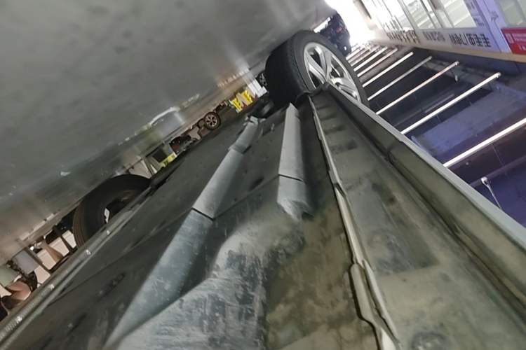 Used Toyota RAV4 2021 2.0L CVT Two-Wheel Drive Fashion PLUS Edition Left Side Sill