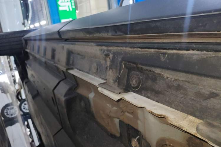 Used Toyota RAV4 2021 2.0L CVT Two-Wheel Drive Fashion PLUS Edition Left Side Sill