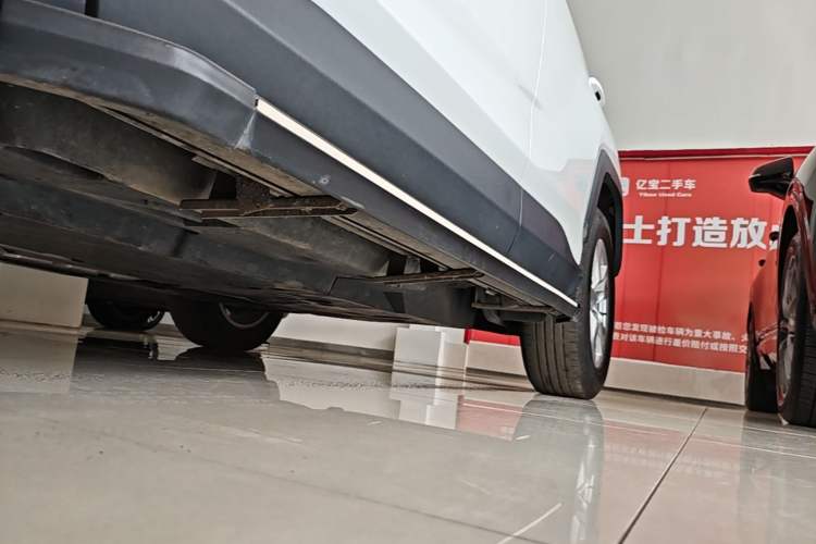 Used Toyota RAV4 2021 2.0L CVT Two-Wheel Drive Urban Edition Left Side Sill