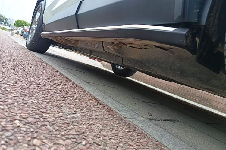 Used Toyota RAV4 2021 2.0L CVT Two-Wheel Drive Fashion PLUS Edition Left Side Sill