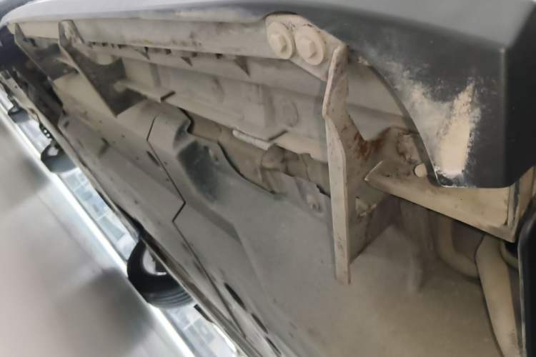 Used Toyota RAV4 2021 2.0L CVT Two-Wheel Drive Fashion PLUS Edition Left Side Sill
