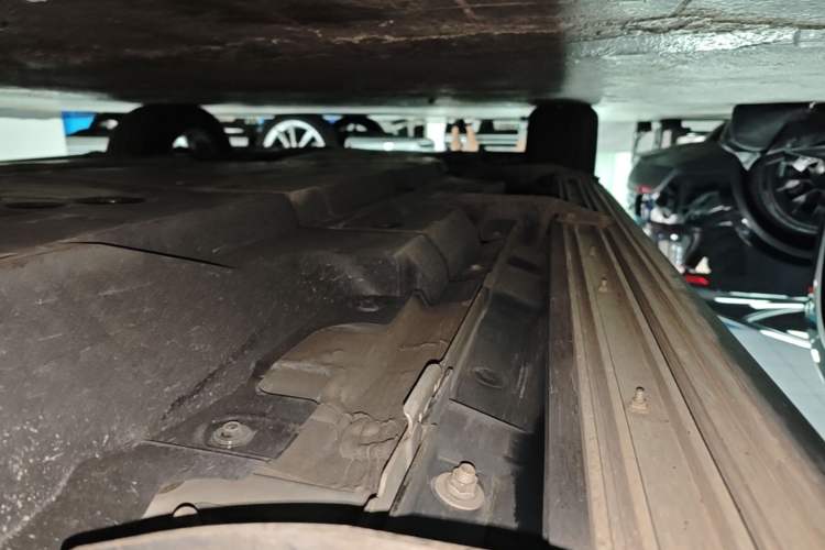 Used Toyota RAV4 2021 2.0L CVT Two-Wheel Drive Fashion PLUS Edition Left Side Sill
