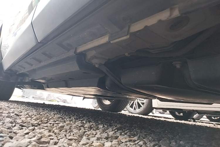 Used Toyota RAV4 2021 Revised Version Dual-Motor Hybrid 2.5L E-CVT Two-Wheel Drive Elite Edition Left Side Sill