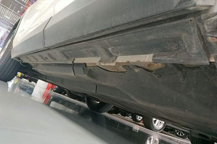 Used Toyota RAV4 2021 2.0L CVT Two-Wheel Drive Fashion PLUS Edition Left Side Sill