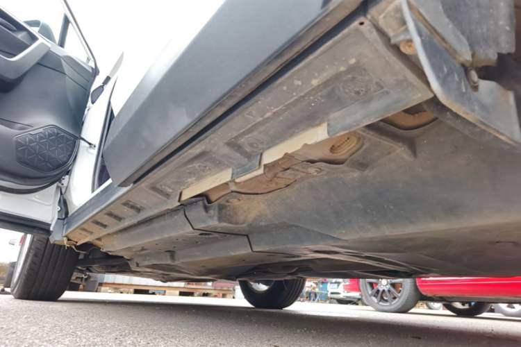 Used Toyota RAV4 2021 2.0L CVT Two-Wheel Drive Urban Edition Left Side Sill
