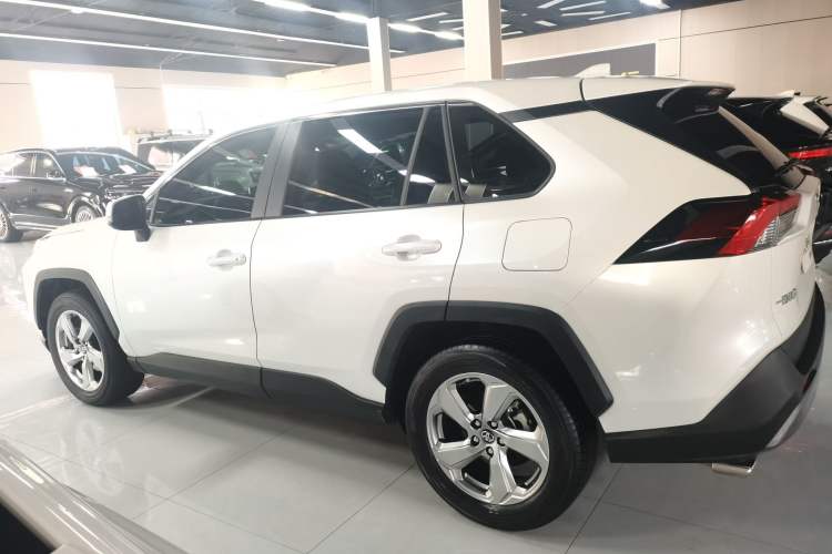Used Toyota RAV4 2021 2.0L CVT 4x4 Style PLUS Edition Left Side