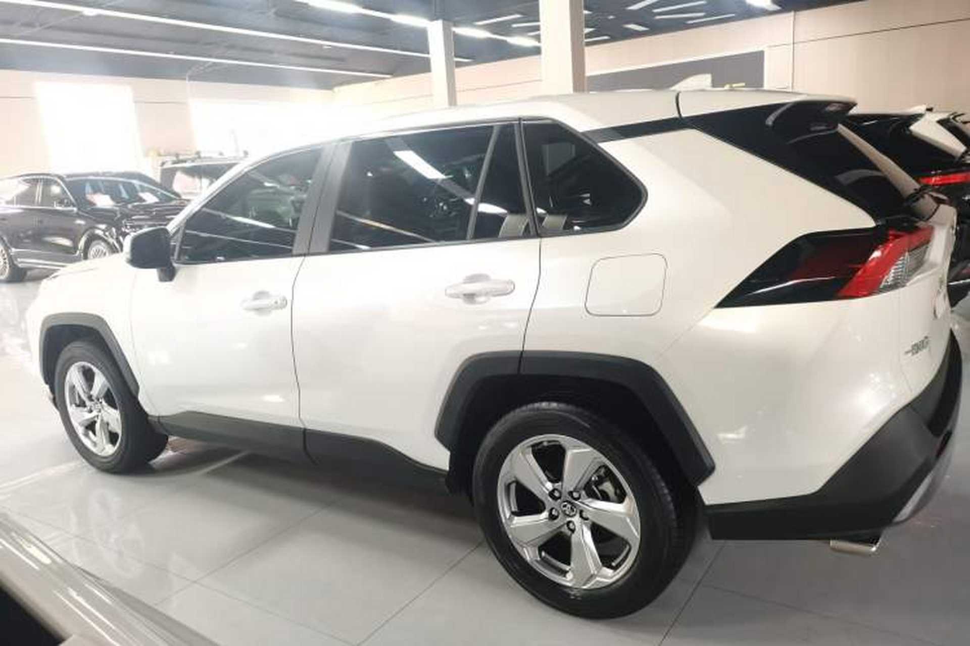 Used Toyota RAV4 2021 2.0L CVT 4x4 Style PLUS Edition Left Side