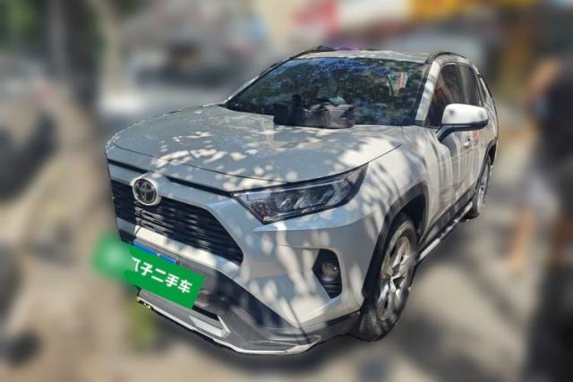 Używany Toyota RAV4 2021 2.0L CVT Two-Wheel Drive Urban Edition