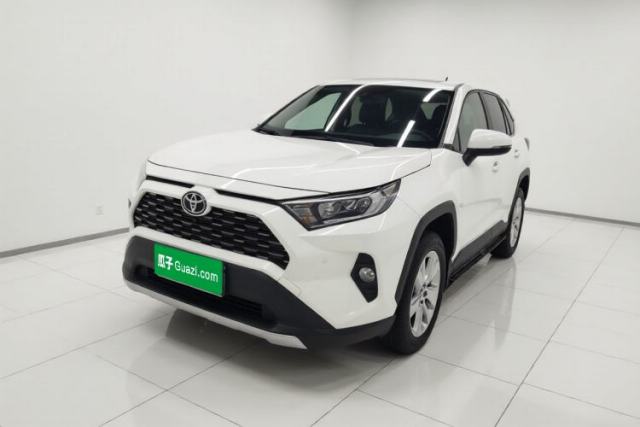 Używany Toyota RAV4 2021 2.0L CVT Two-Wheel Drive Fashion Edition